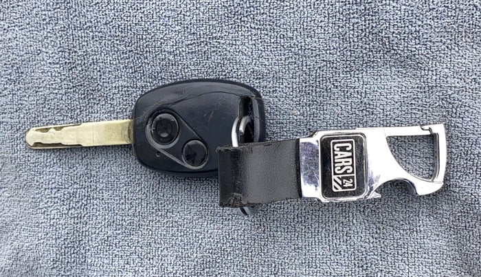 2013 Honda City S MT PETROL, CNG, Manual, 45,482 km, Key Close Up