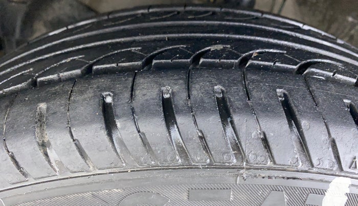 2013 Honda City S MT PETROL, CNG, Manual, 45,482 km, Left Front Tyre Tread