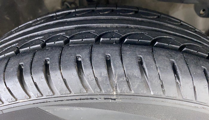 2013 Honda City S MT PETROL, CNG, Manual, 45,482 km, Right Front Tyre Tread
