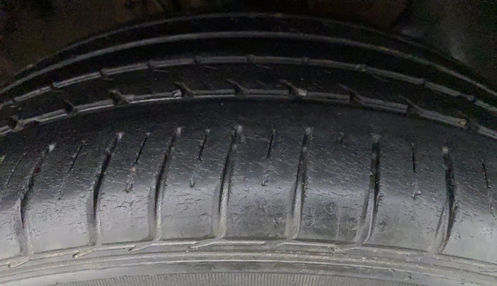 2016 Hyundai Elite i20 ASTA 1.2 (O), Petrol, Manual, 1,111 km, Right Rear Tyre Tread