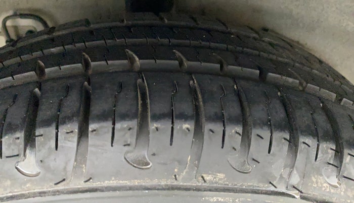 2015 Hyundai Xcent S 1.2, Petrol, Manual, 36,438 km, Right Rear Tyre Tread