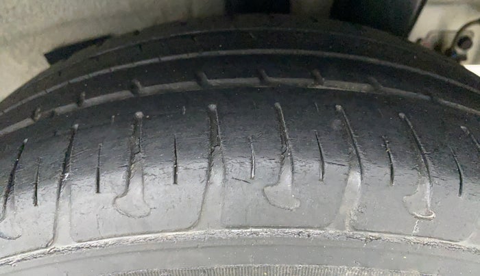 2015 Hyundai Xcent S 1.2, Petrol, Manual, 36,438 km, Left Rear Tyre Tread