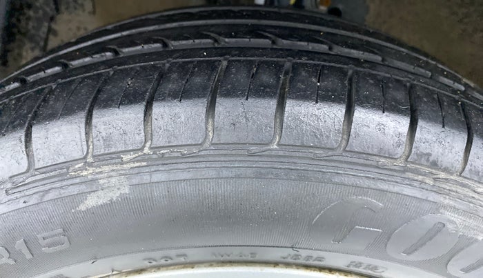 2018 Maruti Ciaz ZETA 1.4 VVT, Petrol, Manual, 37,972 km, Left Front Tyre Tread