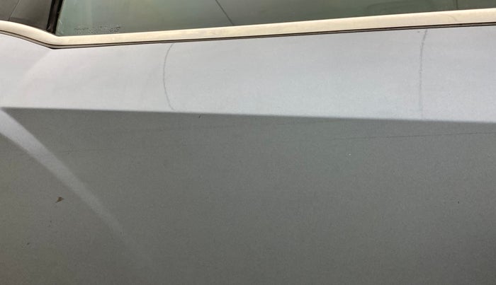 2016 Mahindra XUV500 W10, Diesel, Manual, 60,919 km, Right rear door - Minor scratches