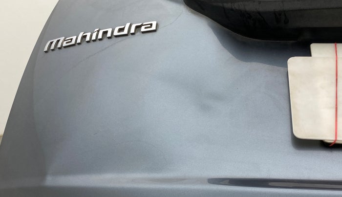 2016 Mahindra XUV500 W10, Diesel, Manual, 60,919 km, Dicky (Boot door) - Slightly dented