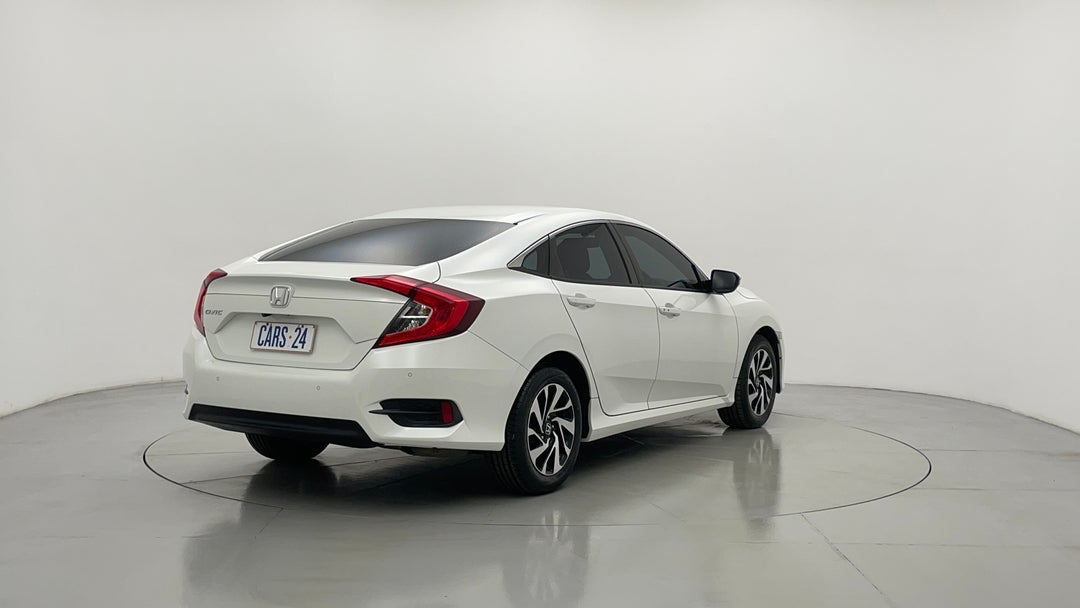 Right Back Diagonal (45- Degree) View