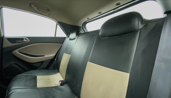 2017 Hyundai Elite i20 SPORTZ 1.2, CNG, Manual, 82,282 km, Right Side Rear Door Cabin