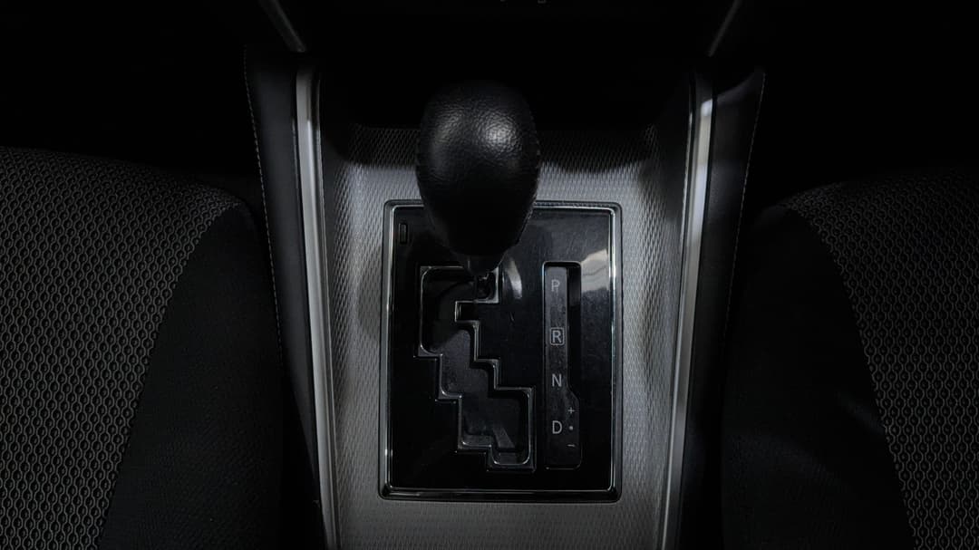 2021 Mitsubishi Triton Gls (4x4), Automatic, 64547 km, Gear Lever 