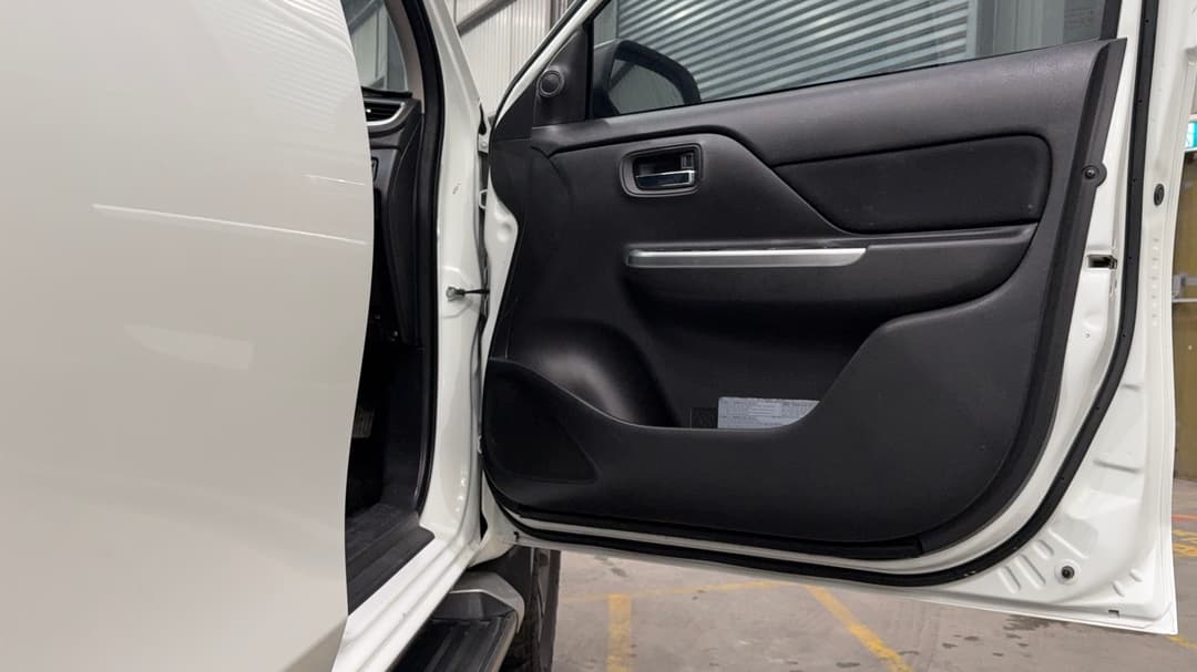 2021 Mitsubishi Triton Gls (4x4), Automatic, 64547 km, Speaker View