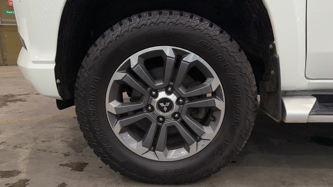 2021 Mitsubishi Triton Gls (4x4), Automatic, 64547 km, Left Front Wheel