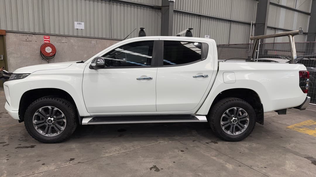 2021 Mitsubishi Triton Gls (4x4), Automatic, 64547 km, Left Side View