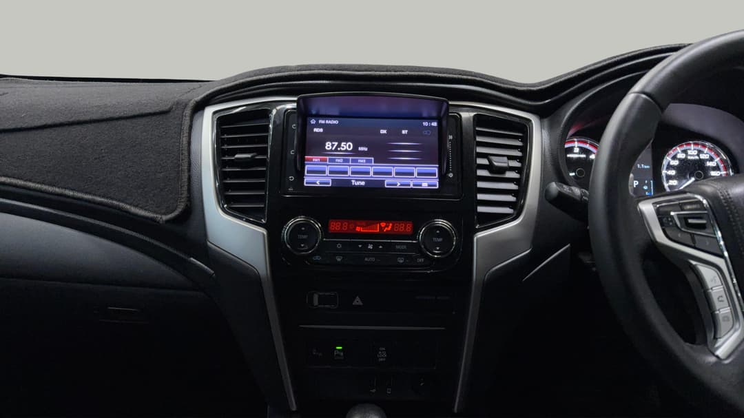 2021 Mitsubishi Triton Gls (4x4), Automatic, 64547 km, Center Console