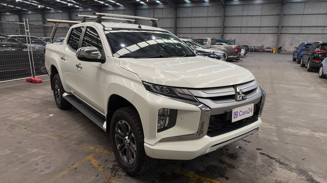 2021 Mitsubishi Triton Gls (4x4), Automatic, 64547 km, Right Front Diagonal (45- Degree) View