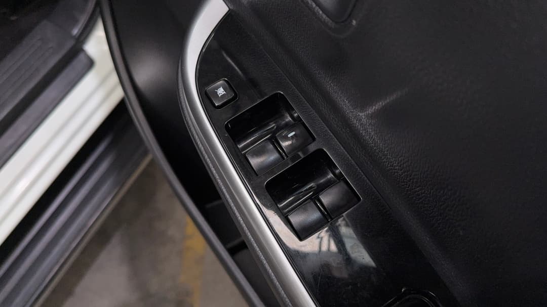 2021 Mitsubishi Triton Gls (4x4), Automatic, 64547 km, Drivers Side Door Panel Controls