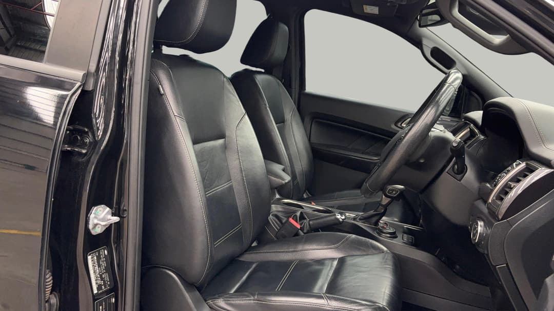 2020 Ford Everest Titanium (4WD 7 Seat), Automatic, 116260 km, Right Side Front Door Cabin View