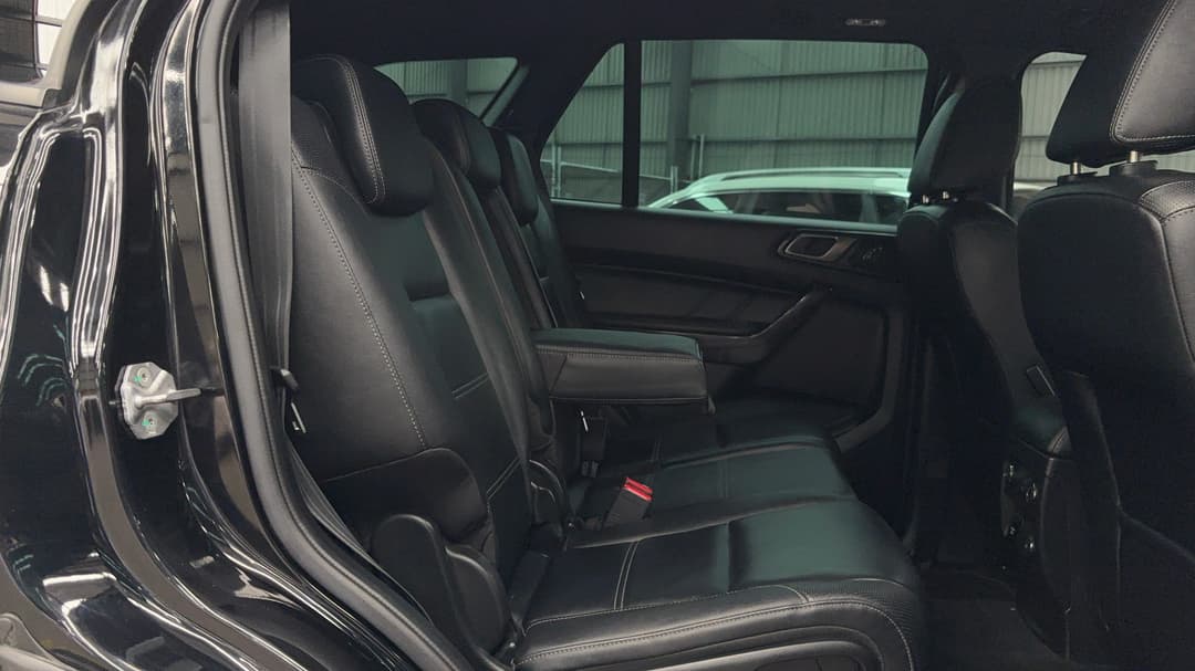 2020 Ford Everest Titanium (4WD 7 Seat), Automatic, 116260 km, Right Side Rear Door Cabin View