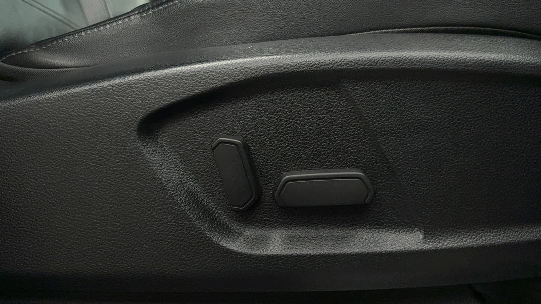 2020 Ford Everest Titanium (4WD 7 Seat), Automatic, 116260 km, Drivers Side Adjustment Panel