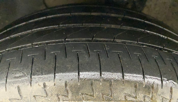 2015 Hyundai Elite i20 ASTA 1.2, Petrol, Manual, 80,069 km, Left Front Tyre Tread