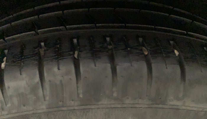 2017 Maruti Baleno ZETA DIESEL 1.3, Diesel, Manual, 34,450 km, Left Rear Tyre Tread