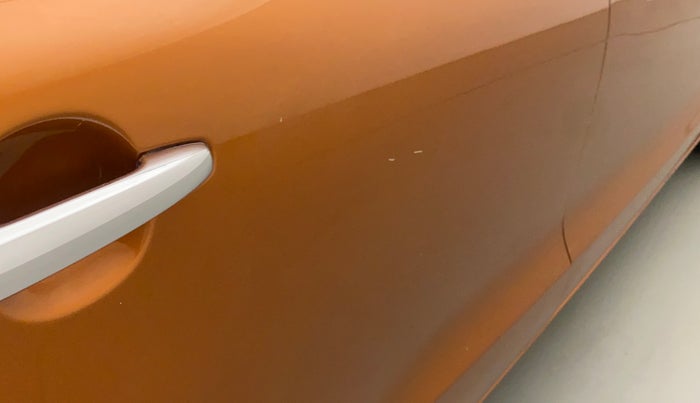 2017 Maruti Baleno ZETA DIESEL 1.3, Diesel, Manual, 34,450 km, Right rear door - Minor scratches
