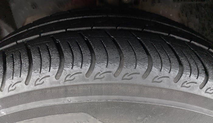 2019 Ford New Figo 1.2 TITANIUM, Petrol, Manual, 14,845 km, Left Front Tyre Tread