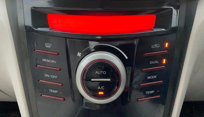 2019 Mahindra XUV300 W8(O), Diesel, Manual, 45,359 km, Rear AC Temperature Control