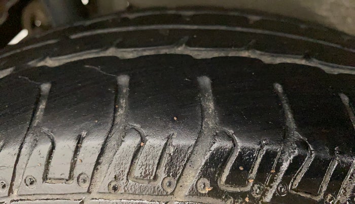 2015 Maruti Wagon R 1.0 LXI CNG, CNG, Manual, 56,564 km, Right Rear Tyre Tread