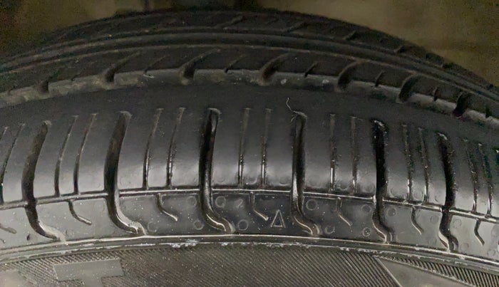 2014 Maruti Wagon R 1.0 LXI CNG, CNG, Manual, 86,447 km, Right Front Tyre Tread