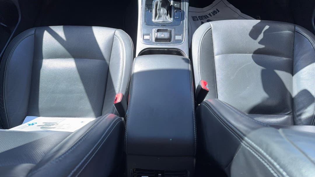 2016 Subaru Liberty 2.5i Premium, Automatic, 109138 km, Center Console
