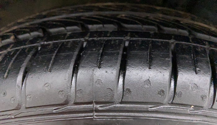2011 Honda City V MT PETROL, Petrol, Manual, 63,580 km, Right Front Tyre Tread