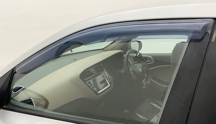 2017 Hyundai Elite i20 SPORTZ 1.2, Petrol, Manual, 43,456 km, Front passenger door - Door visor damaged