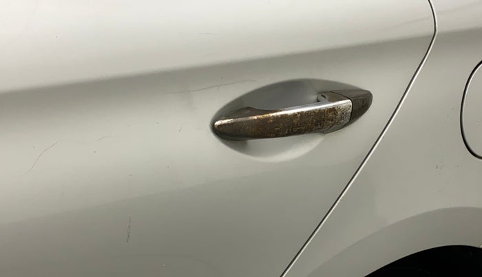 2017 Hyundai Elite i20 SPORTZ 1.2, Petrol, Manual, 43,456 km, Rear left door - Chrome on handle has slight discoularation