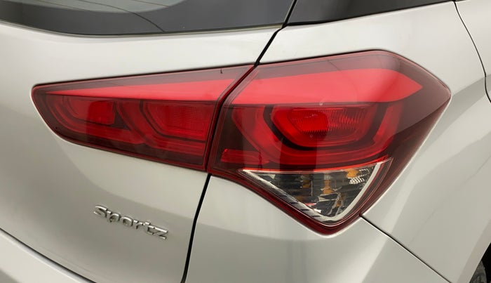 2017 Hyundai Elite i20 SPORTZ 1.2, Petrol, Manual, 43,456 km, Right tail light - Minor scratches