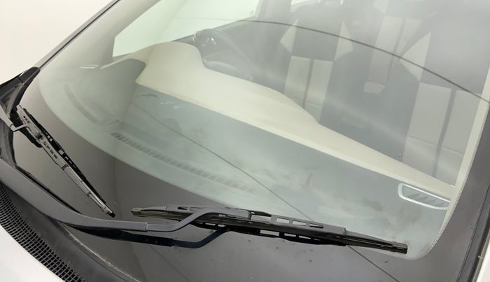 2017 Hyundai Elite i20 SPORTZ 1.2, Petrol, Manual, 43,456 km, Front windshield - Wiper blade not fixed properly