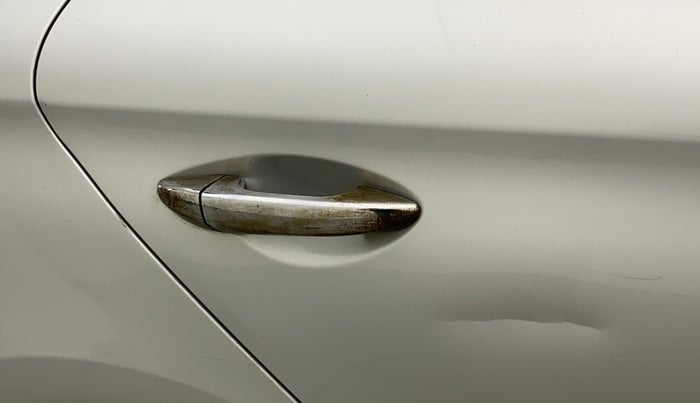 2017 Hyundai Elite i20 SPORTZ 1.2, Petrol, Manual, 43,456 km, Right rear door - Chrome on handle has slight discoularation