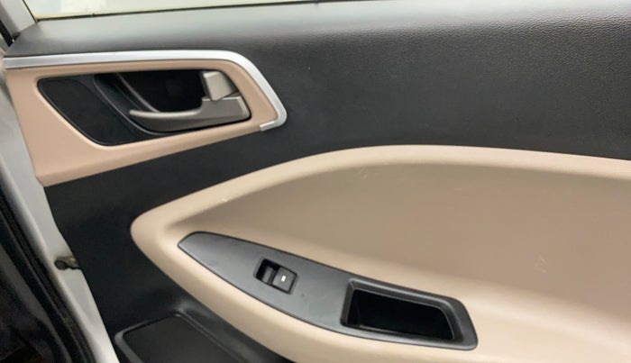 2017 Hyundai Elite i20 SPORTZ 1.2, Petrol, Manual, 43,456 km, Right rear window switch / handle - Switch/handle not functional