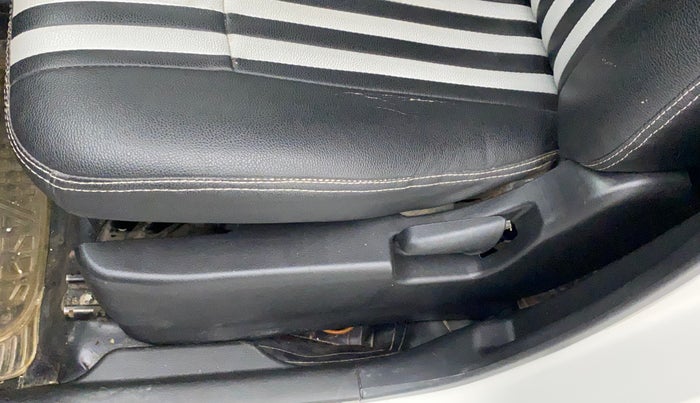 2017 Maruti Wagon R 1.0 VXI, Petrol, Manual, 83,972 km, Front left seat (passenger seat) - Seat side trim has minor damage