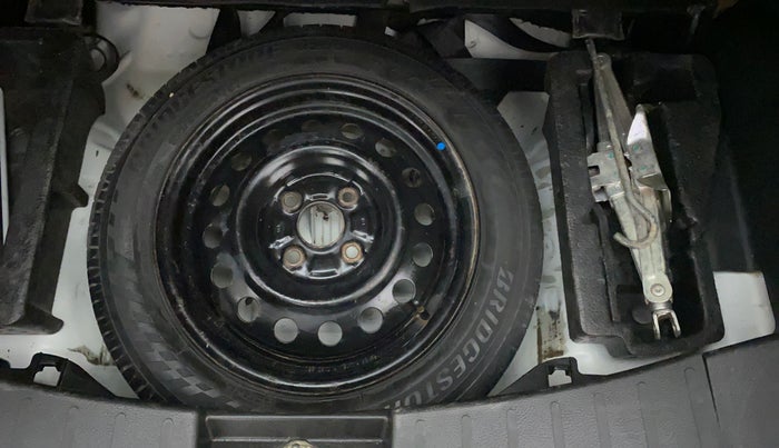 2017 Maruti Wagon R 1.0 VXI, Petrol, Manual, 83,972 km, Dicky (Boot door) - Tool missing
