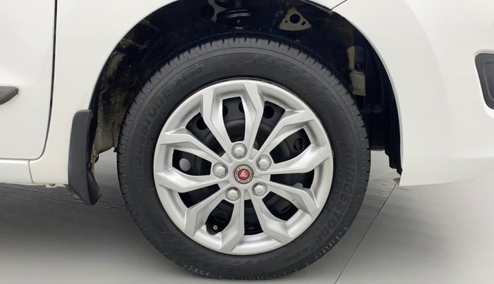 2017 Maruti Wagon R 1.0 VXI, Petrol, Manual, 83,972 km, Right Front Wheel
