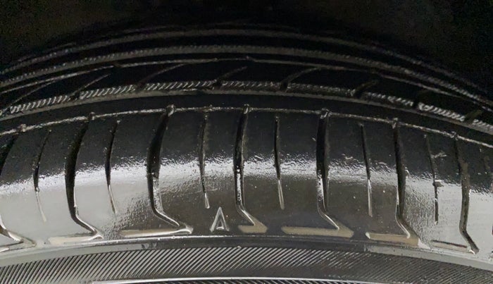 2017 Maruti Celerio ZXI (O), CNG, Manual, 69,819 km, Right Front Tyre Tread