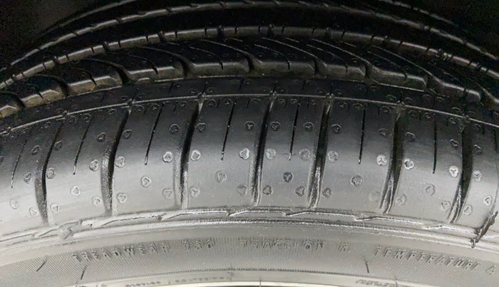 2018 Hyundai Verna 1.6 SX VTVT, Petrol, Manual, 36,382 km, Left Front Tyre Tread