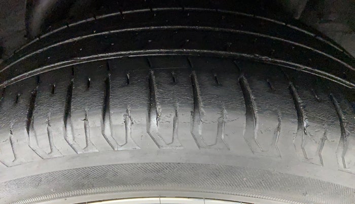 2018 Hyundai Verna 1.6 SX VTVT, Petrol, Manual, 36,382 km, Left Rear Tyre Tread