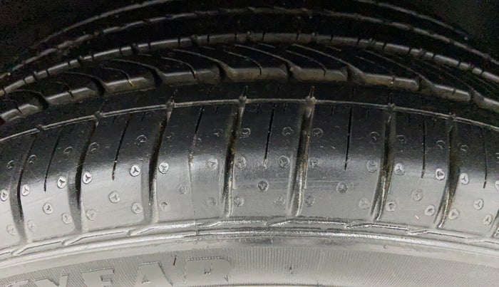 2018 Hyundai Verna 1.6 SX VTVT, Petrol, Manual, 36,382 km, Right Front Tyre Tread