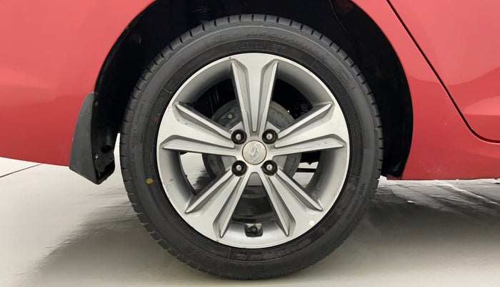 2018 Hyundai Verna 1.6 SX VTVT, Petrol, Manual, 36,382 km, Right Rear Wheel