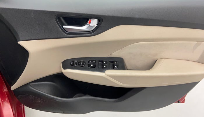 2018 Hyundai Verna 1.6 SX VTVT, Petrol, Manual, 36,382 km, Driver Side Door Panels Control