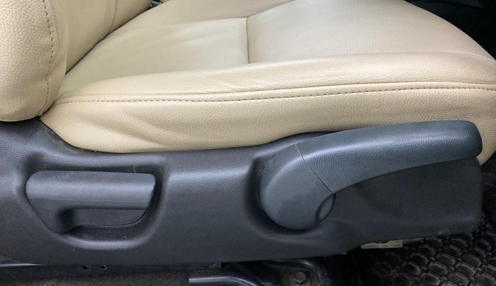 2018 Honda Jazz 1.2 V MT, Petrol, Manual, 51,643 km, Driver Side Adjustment Panel