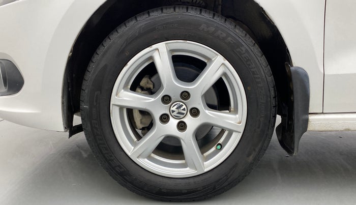 2014 Volkswagen Vento HIGHLINE PETROL, Petrol, Manual, 49,637 km, Left Front Wheel