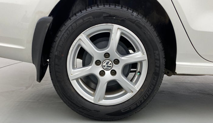 2014 Volkswagen Vento HIGHLINE PETROL, Petrol, Manual, 49,637 km, Right Rear Wheel