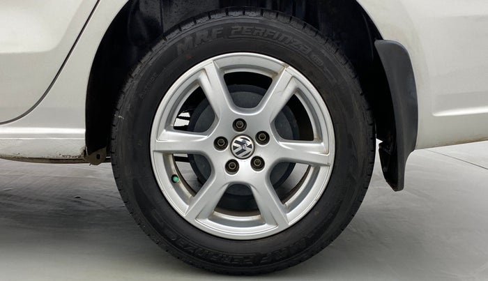 2014 Volkswagen Vento HIGHLINE PETROL, Petrol, Manual, 49,637 km, Left Rear Wheel