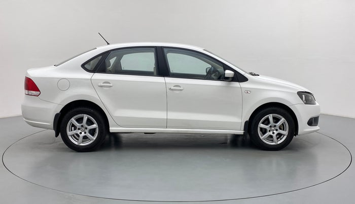 2014 Volkswagen Vento HIGHLINE PETROL, Petrol, Manual, 49,637 km, Right Side View